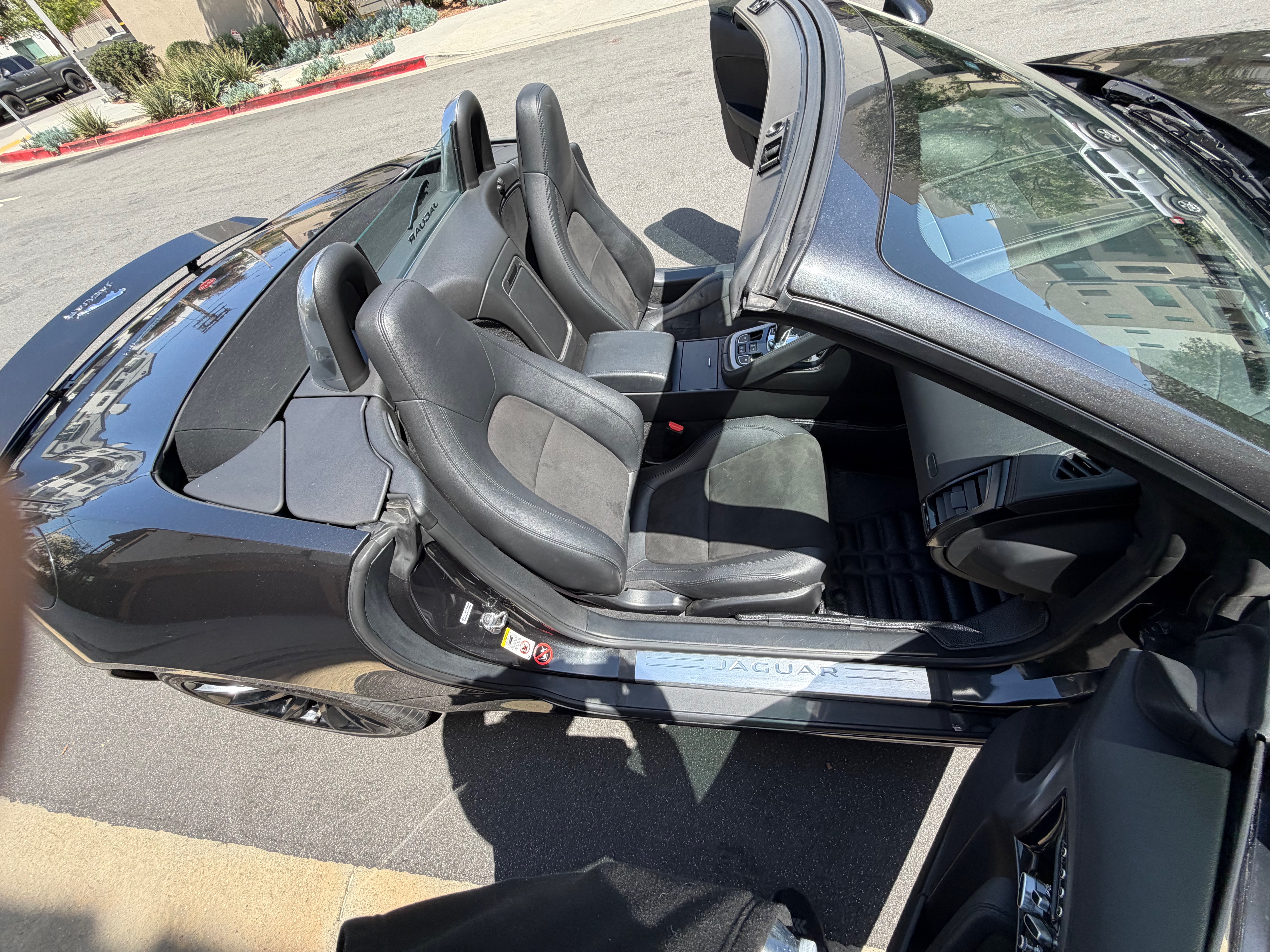 Used 2014 Jaguar F-TYPE Convertible RWD image 18