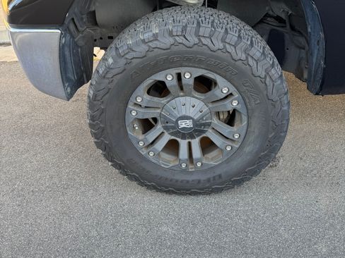 Used 2011 Toyota Tundra 2WD CrewMax w/ SR5 Pkg image 17