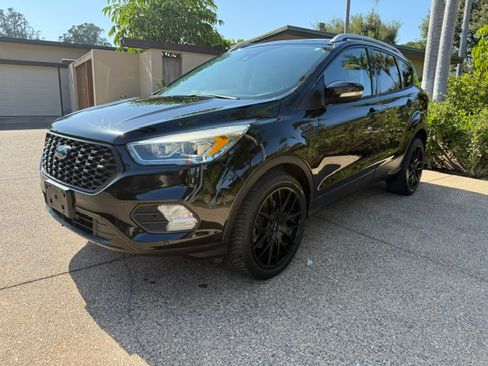 Used 2019 Ford Escape Titanium FWD image 5