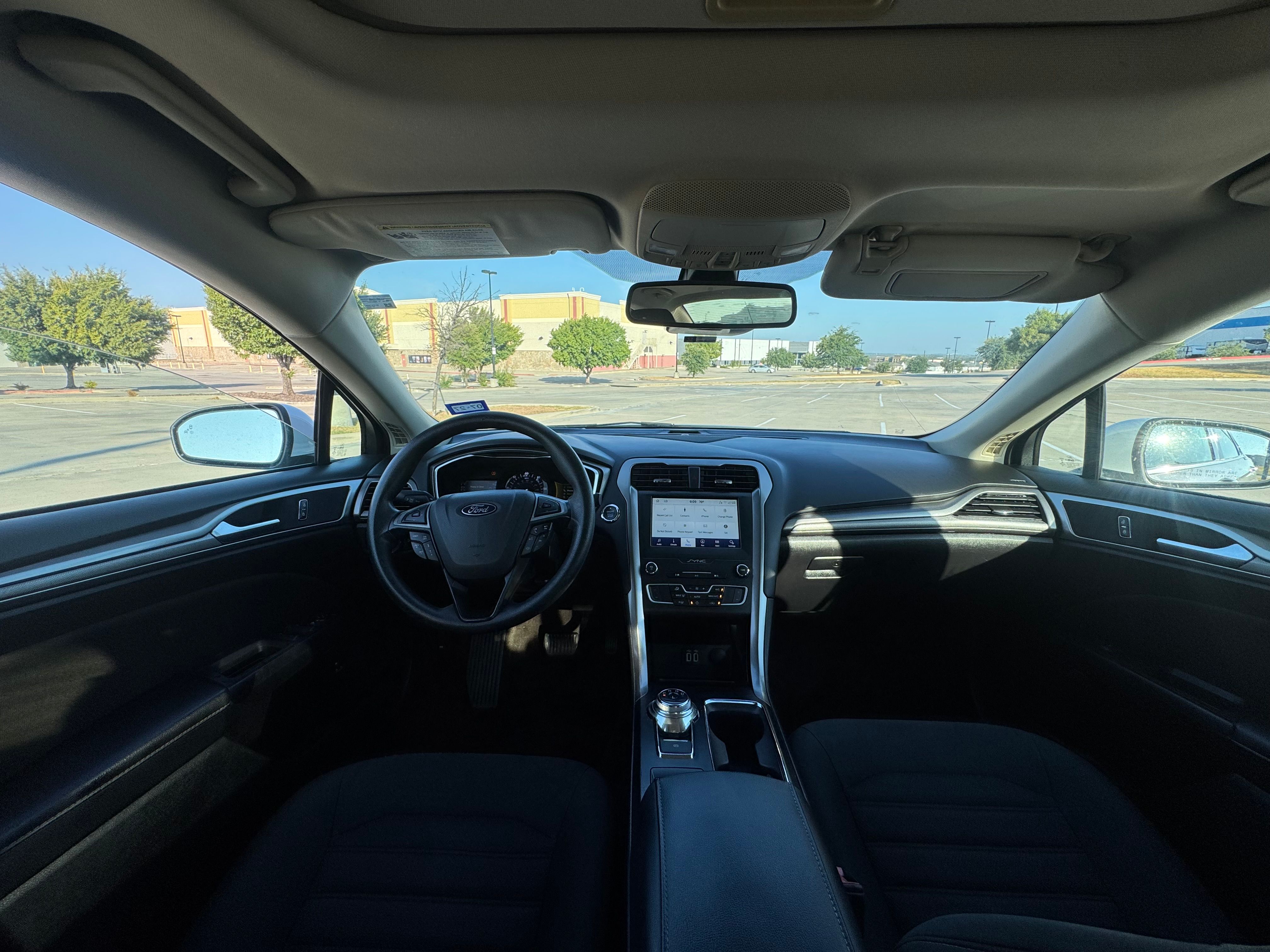 Used 2019 Ford Fusion SE FWD image 6