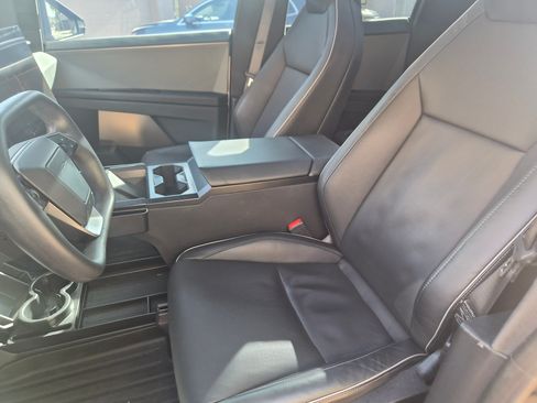 Used 2024 Tesla Cybertruck AWD Crew Cab image 12