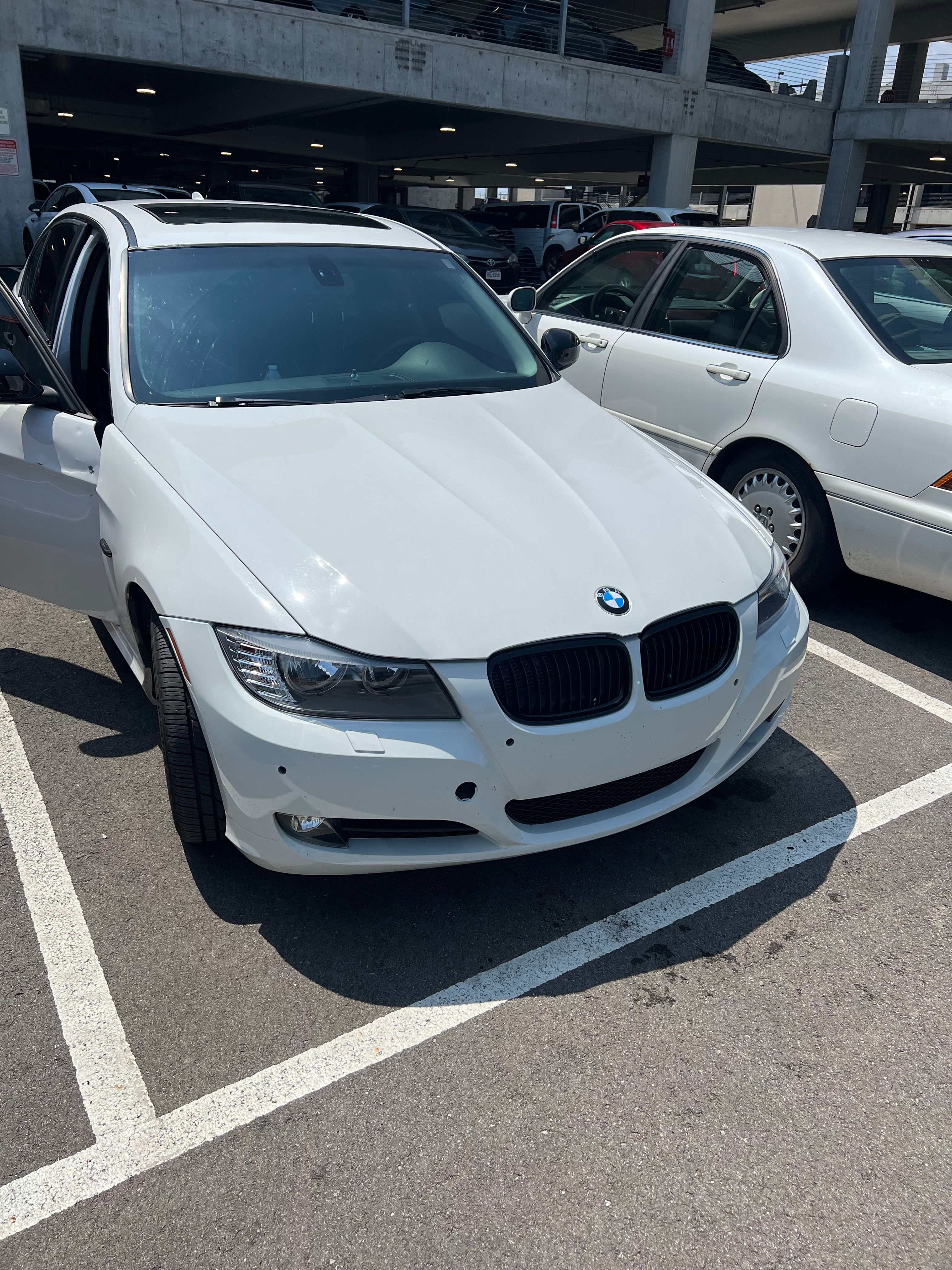 Used 2011 BMW 328i xDrive Sedan AWD/4WD image 8