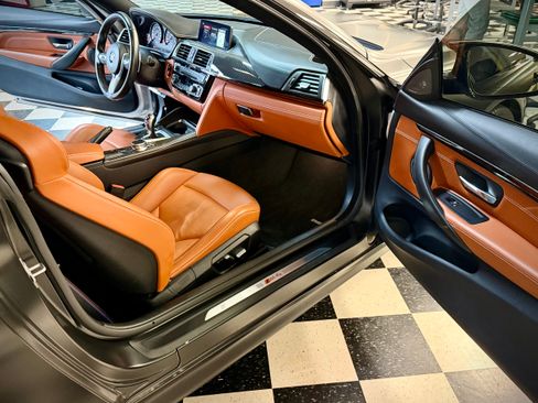 Used 2019 BMW M4 Coupe w/ Competition Package image 20