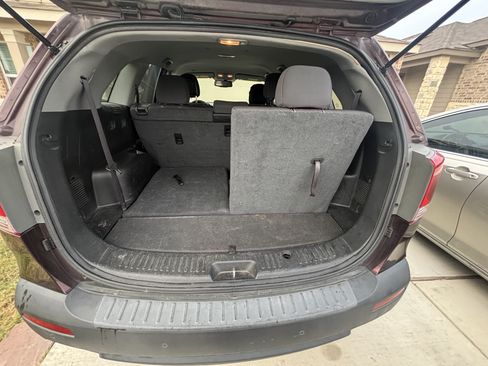 Used 2011 Kia Sorento LX w/ Convenience Pkg image 19