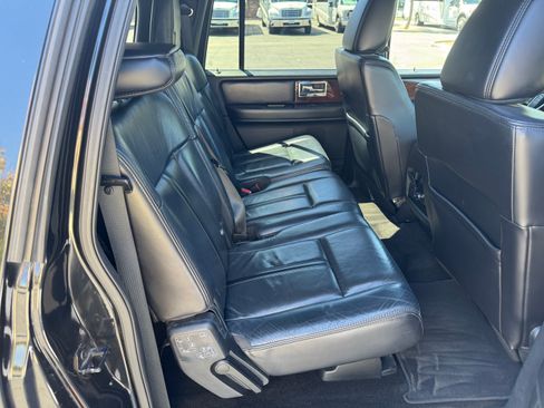 Used 2015 Lincoln Navigator L 2WD image 9