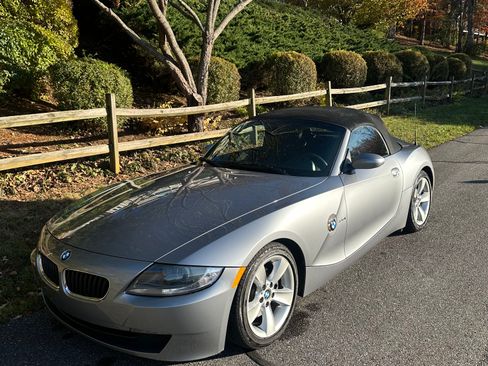 Used 2006 BMW Z4 3.0i image 6