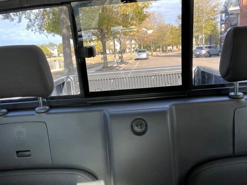 Used 2018 Nissan Frontier SV image 8