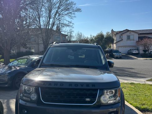 Used 2016 Land Rover LR4 HSE Silver Edition image 11