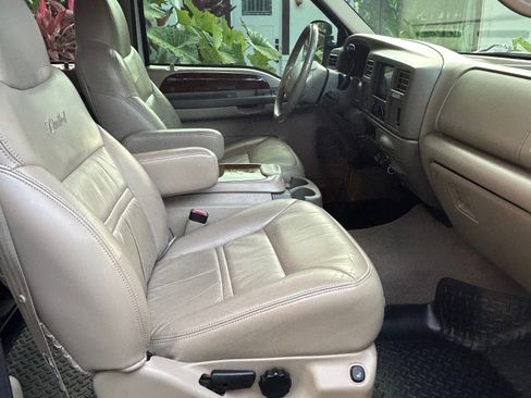 Used 2000 Ford Excursion Limited image 11