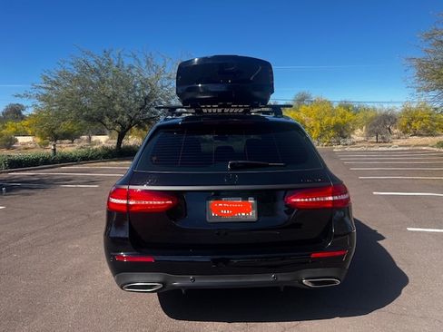 Used 2017 Mercedes-Benz E 400 E 400 4MATIC Wagon 4D image 5