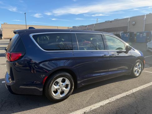 Used 2017 Chrysler Pacifica Touring Plus image 13