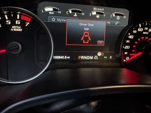 Used 2018 Ford F150 Raptor w/ Equipment Group 802A Luxury image 16