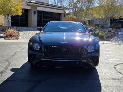 Used 2020 Bentley Continental GT image 2