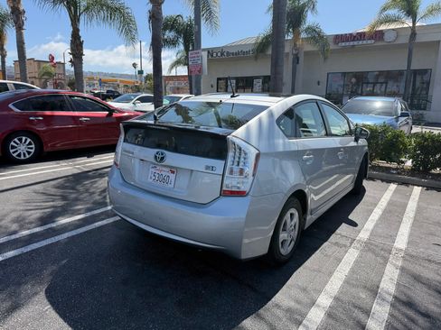 Used 2011 Toyota Prius Four w/ Solar Roof Pkg FWD image 9