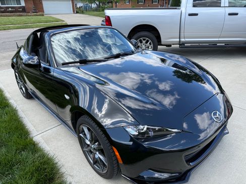 Used 2017 MAZDA MX-5 Miata RF Grand Touring w/ Appearance Package RWD image 12