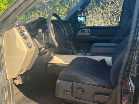 Used 2015 Ford Expedition EL XLT RWD image 6