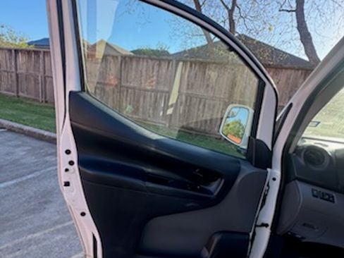 Used 2017 Nissan NV200 SV w/ Technology Package image 2