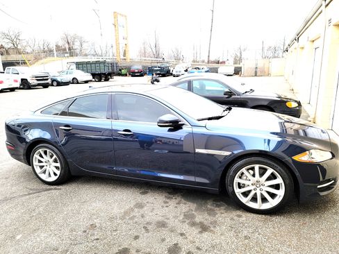 Used 2013 Jaguar XJ AWD image 16