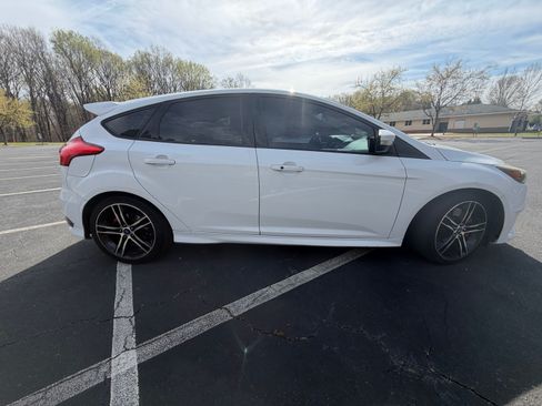Used 2015 Ford Focus ST w/ Equipment Group 402A image 4