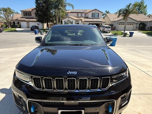 Used 2022 Jeep Grand Cherokee Overland image 4