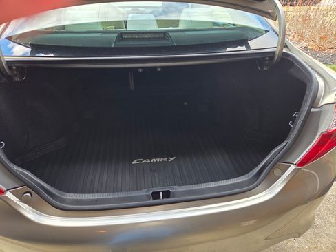 Used 2014 Toyota Camry LE image 12