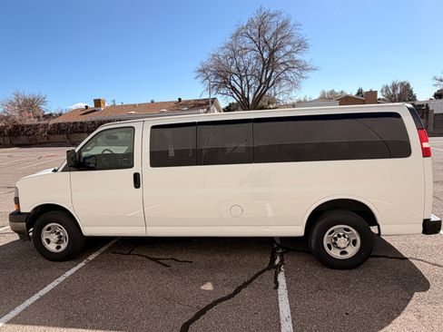 Used 2019 Chevrolet Express 3500 LS image 2