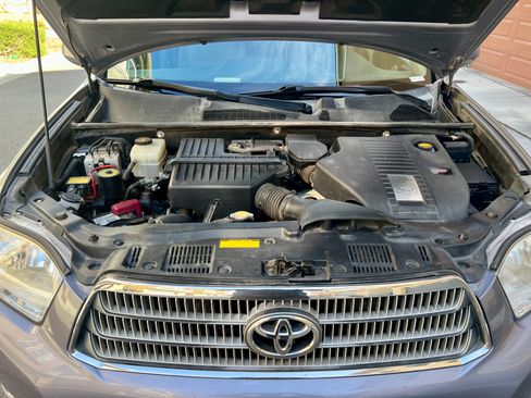 Used 2010 Toyota Highlander Hybrid Sport Utility 4D image 12