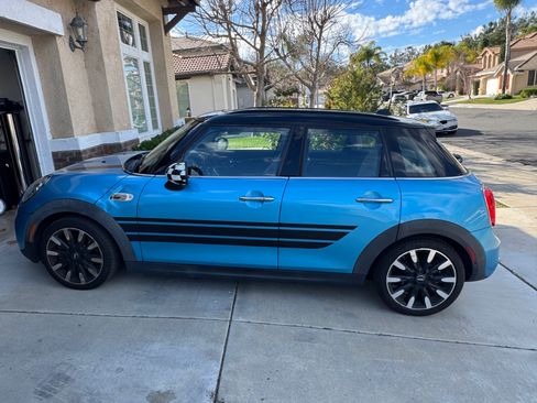 Used 2018 MINI Cooper S image 2