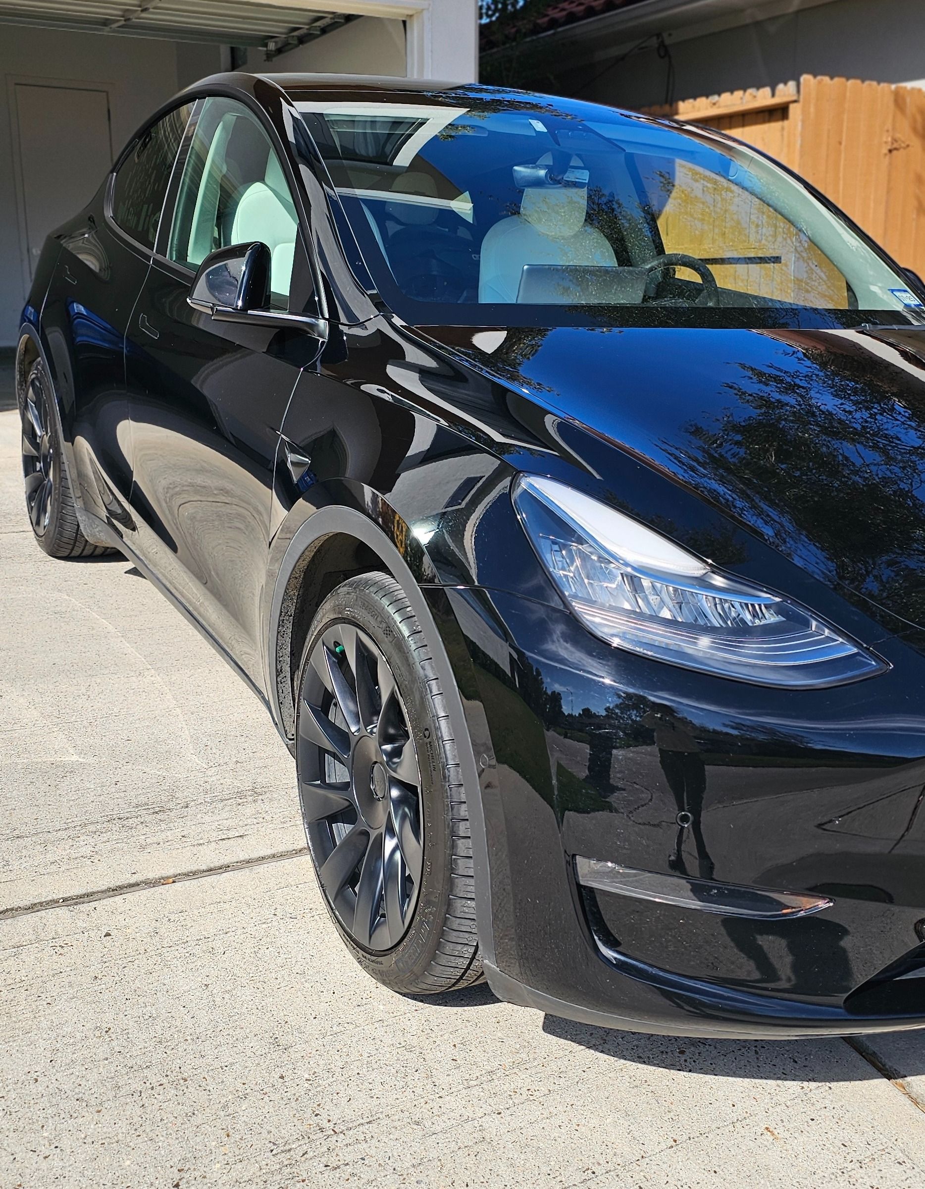 Used 2022 Tesla Model Y Long Range AWD/4WD image 2