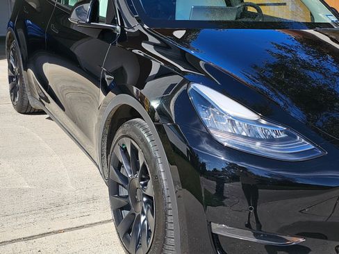 Used 2022 Tesla Model Y Long Range image 2