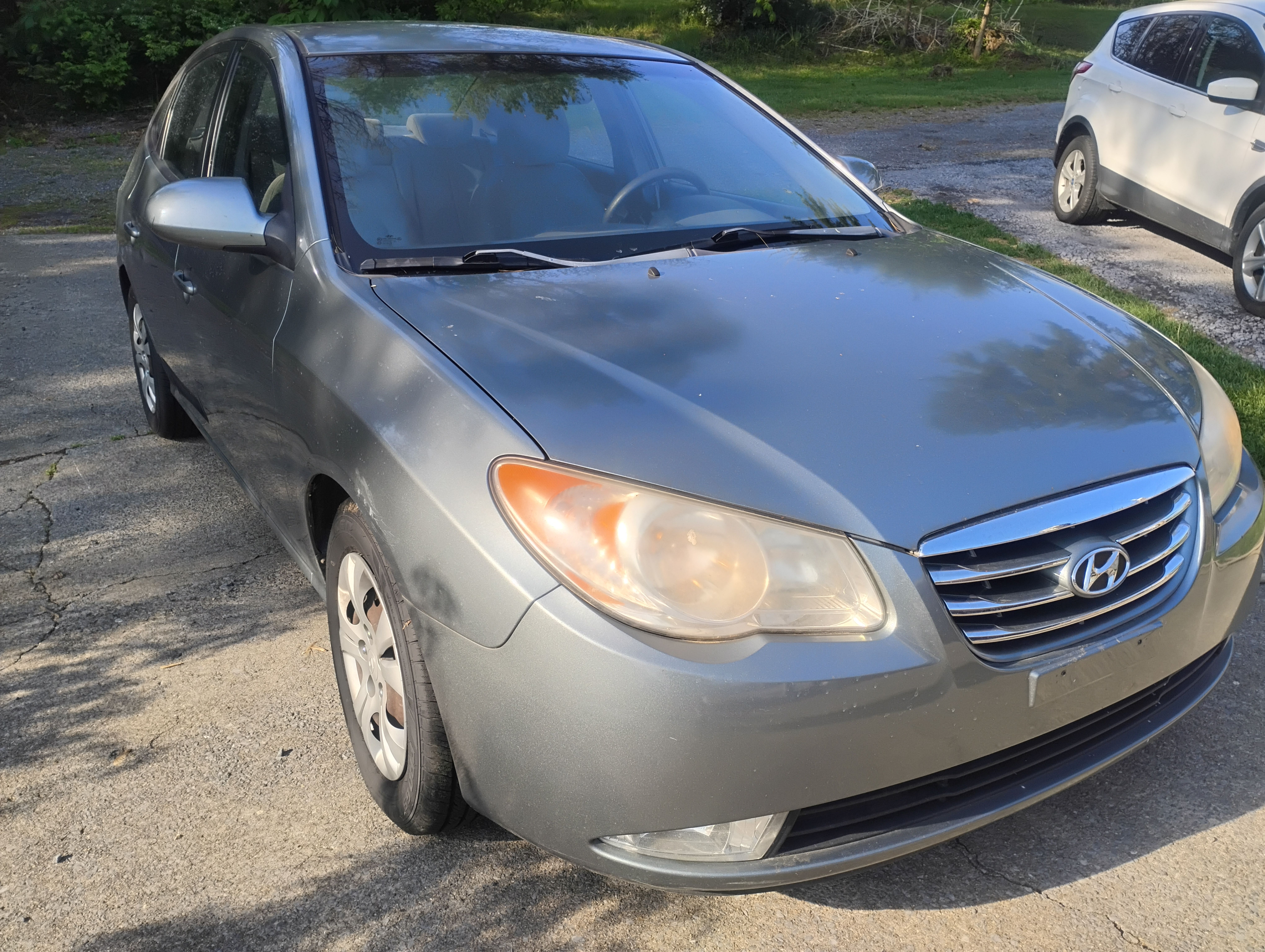 Used 2010 Hyundai Elantra GLS FWD image 1