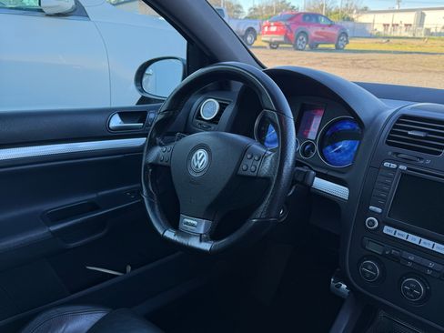 Used 2008 Volkswagen R32 image 9