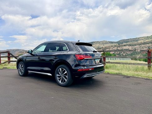 Used 2021 Audi Q5 2.0T Premium Plus w/ Premium Plus Package AWD/4WD image 6
