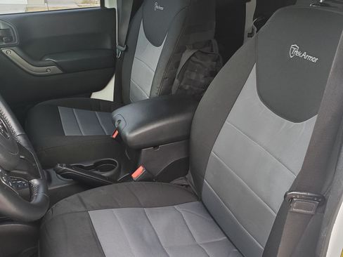 Used 2015 Jeep Wrangler Unlimited Sport image 23