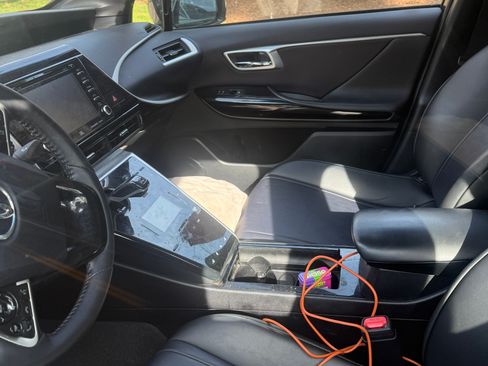 Used 2019 Toyota Mirai image 10