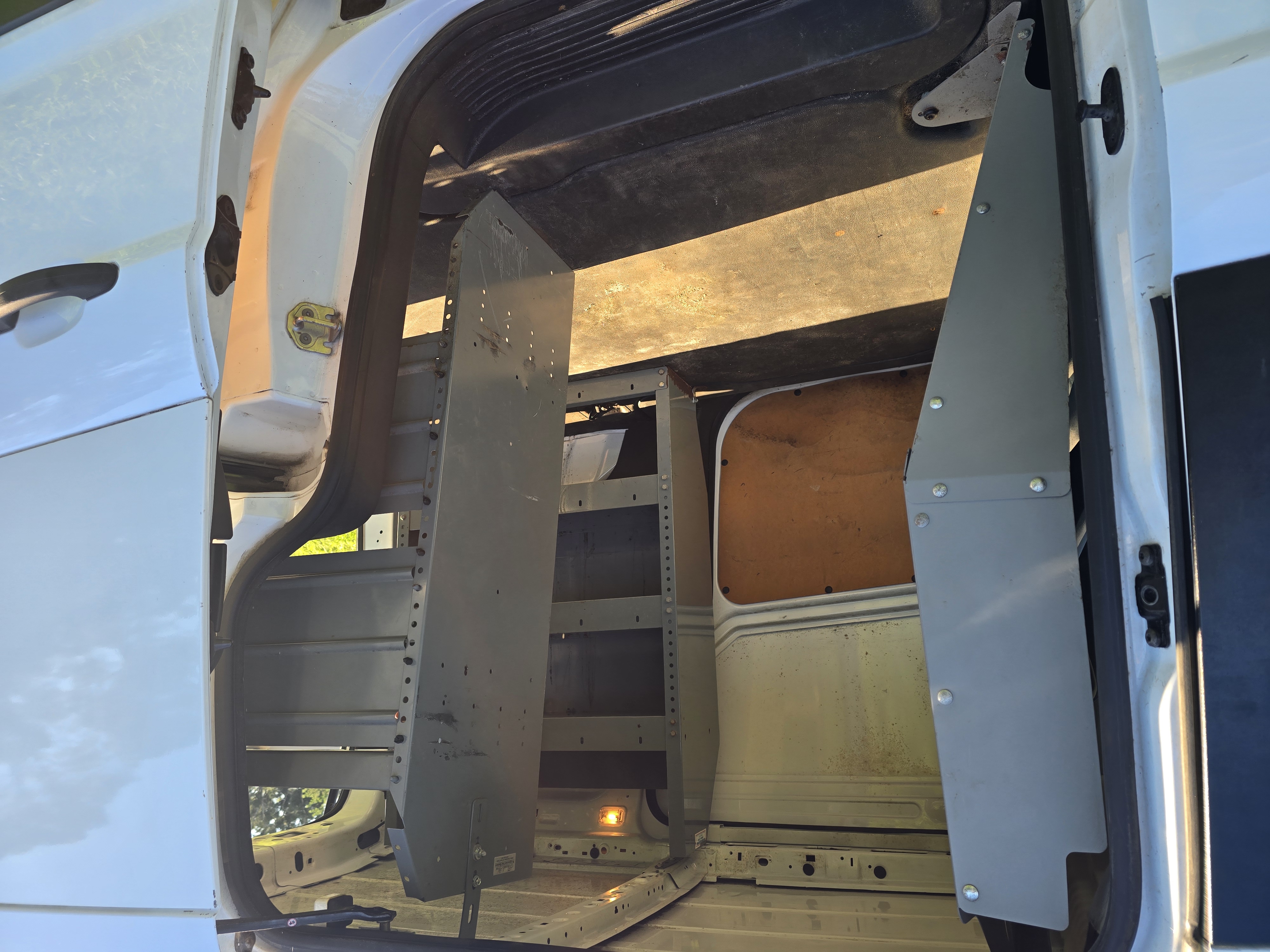 Used 2015 Ford Transit Connect XLT FWD image 5