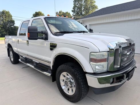 Used 2010 Ford F250 Lariat AWD/4WD image 2