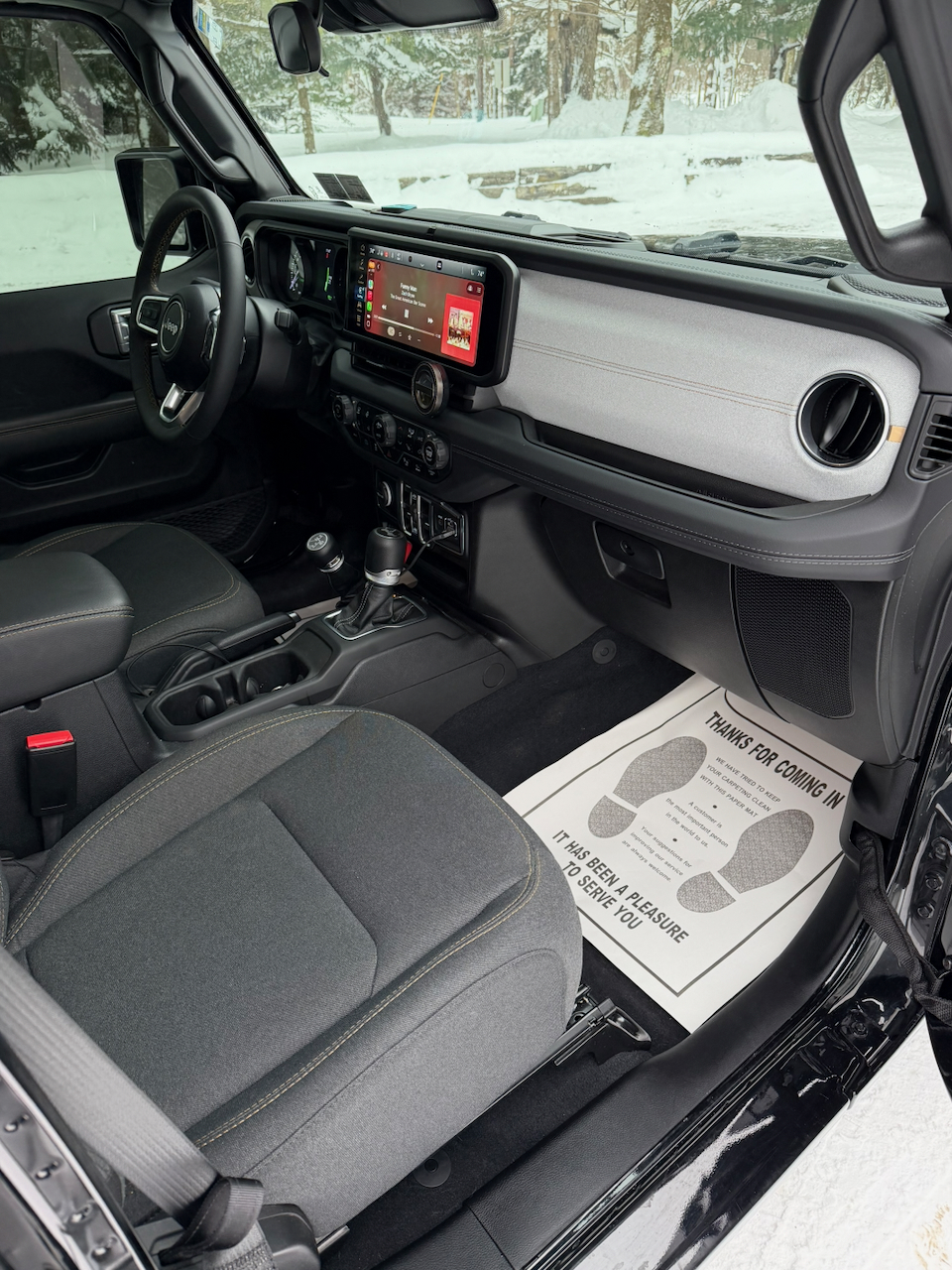 Used 2024 Jeep Wrangler Unlimited Sahara w/ Safety Group AWD/4WD image 6