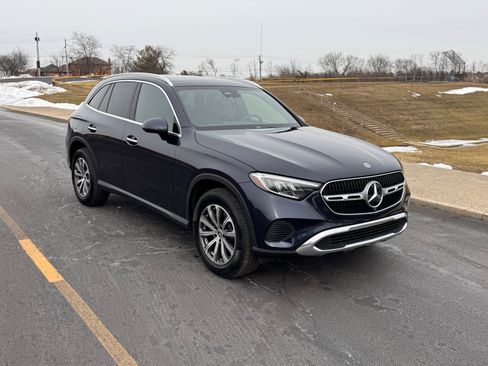 Used 2024 Mercedes-Benz GLC 300 4MATIC image 1