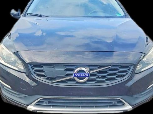 Used 2016 Volvo V60 T5 Cross Country w/ Climate Package AWD/4WD image 1