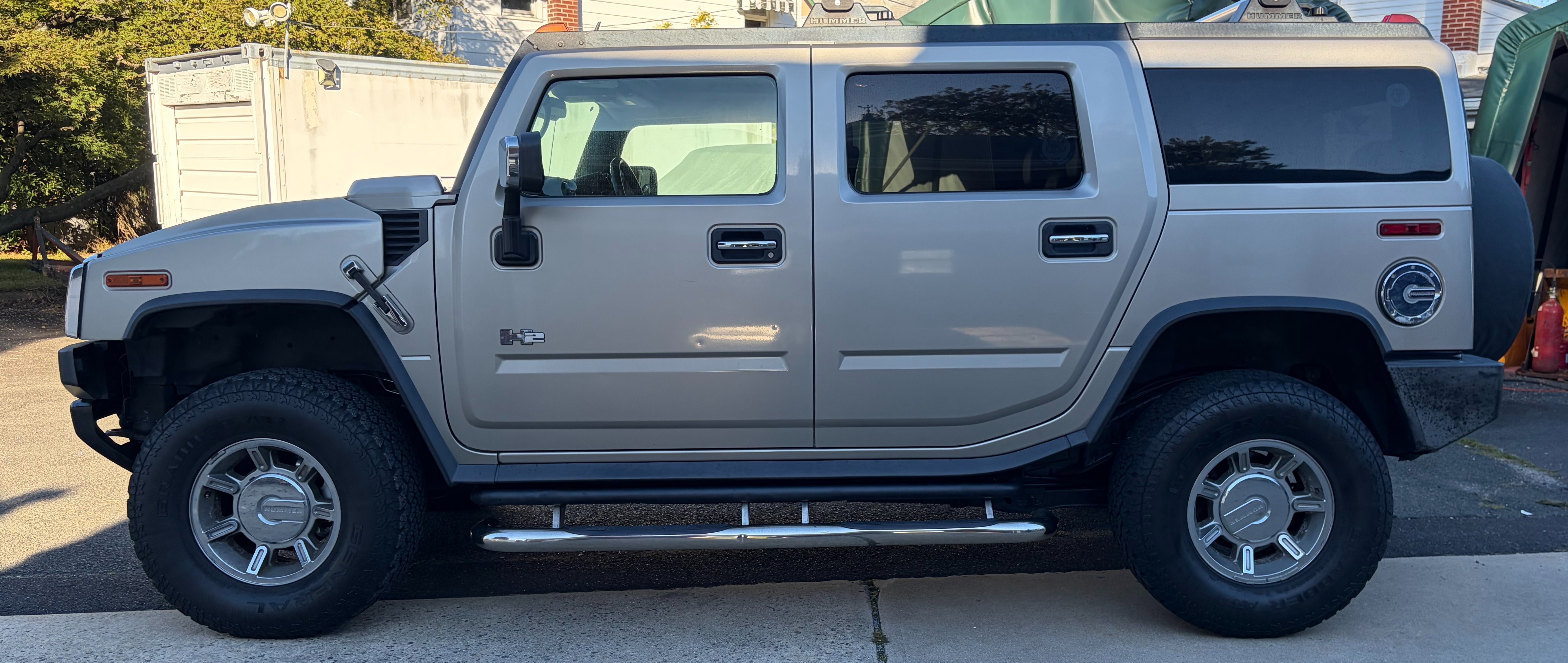 Used 2005 HUMMER H2 w/ Preferred Equipment Group AWD/4WD image 1