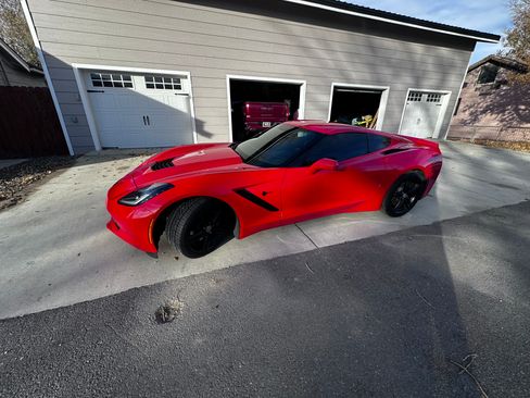 Used 2016 Chevrolet Corvette Stingray Coupe RWD image 1