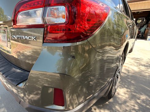 Used 2015 Subaru Outback 2.5i Limited w/ Protection Package #1 AWD/4WD image 4