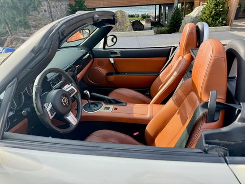 Used 2007 MAZDA MX-5 Miata Grand Touring w/ Premium Pkg image 6