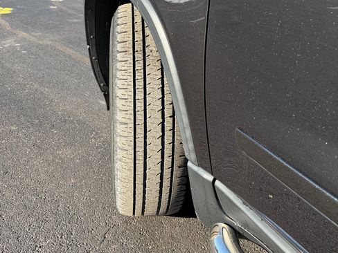 Used 2012 GMC Acadia SLE image 12