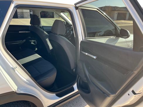 Used 2021 Kia Seltos LX image 17