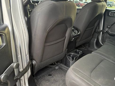 Used 2018 Jeep Wrangler Unlimited Sport image 22