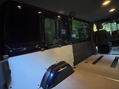 Used 2025 Mercedes-Benz Sprinter 2500 image 12