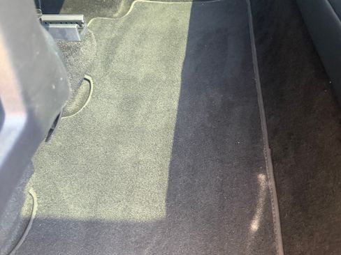 Used 2022 Tesla Model Y Long Range image 12