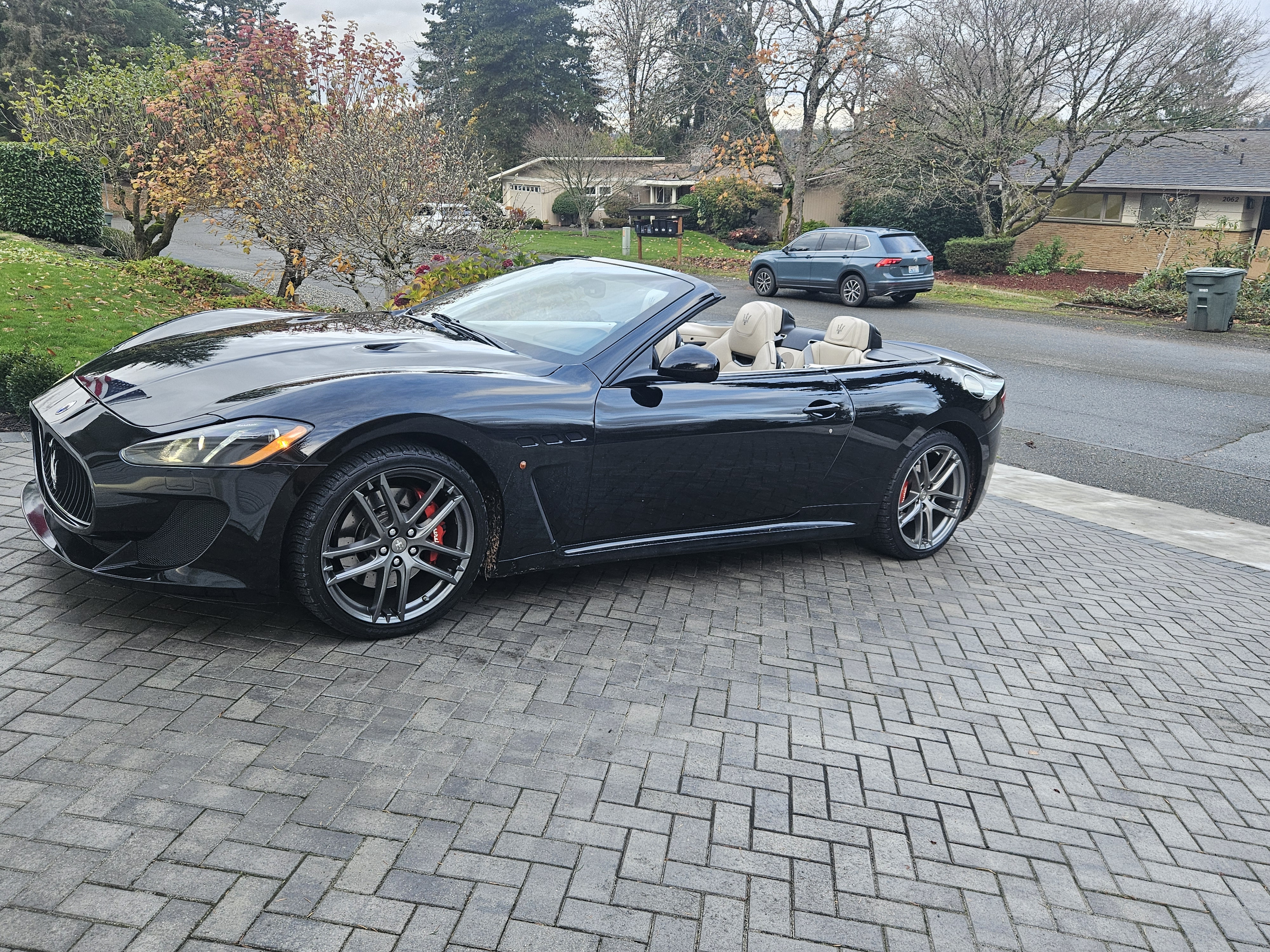Used 2014 Maserati GranTurismo MC RWD image 2